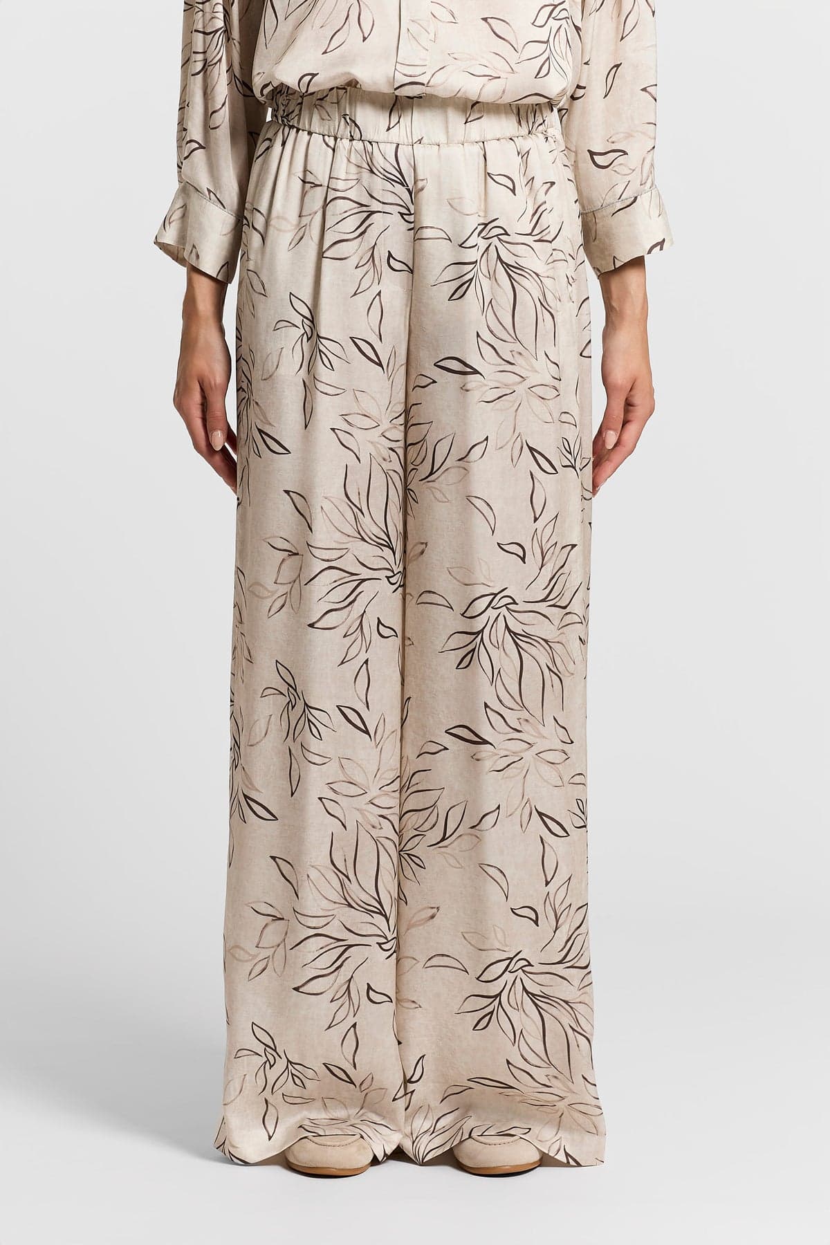 Woman pants Printed flowy viscose satin Cornflower blue